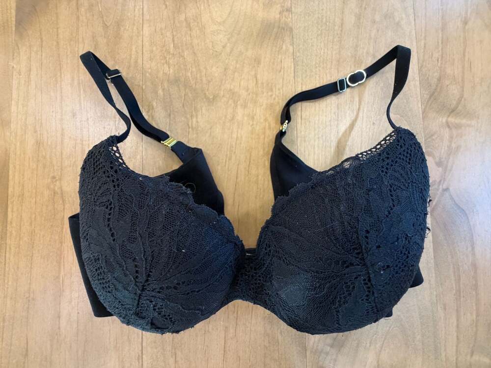 Victoria's Secret Incredible by Victoria's Secret Perfect Shape Bra Size 36B